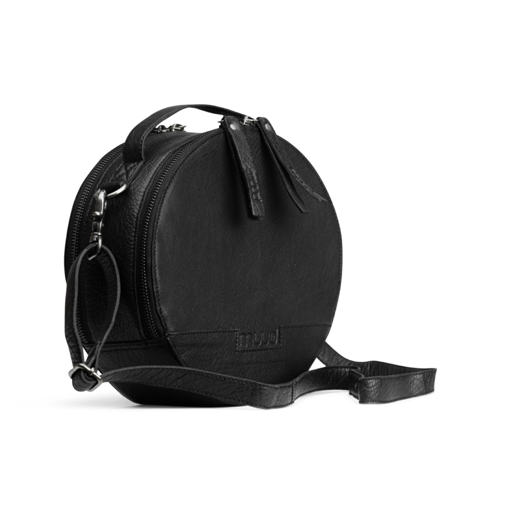 02_Bella_Black_MUUD.png